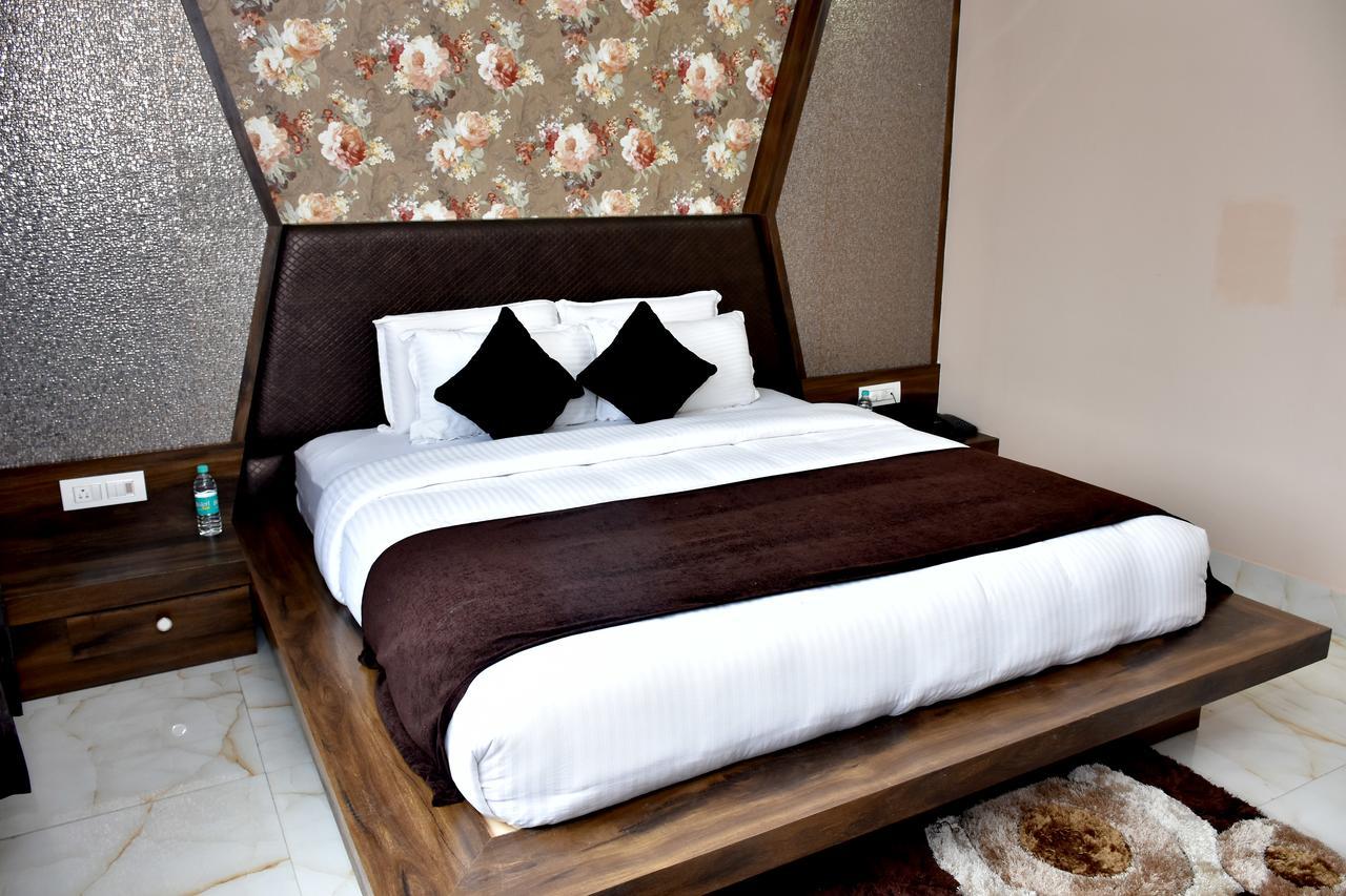 Hotel Daftari Palace Kishanganj Bagian luar foto