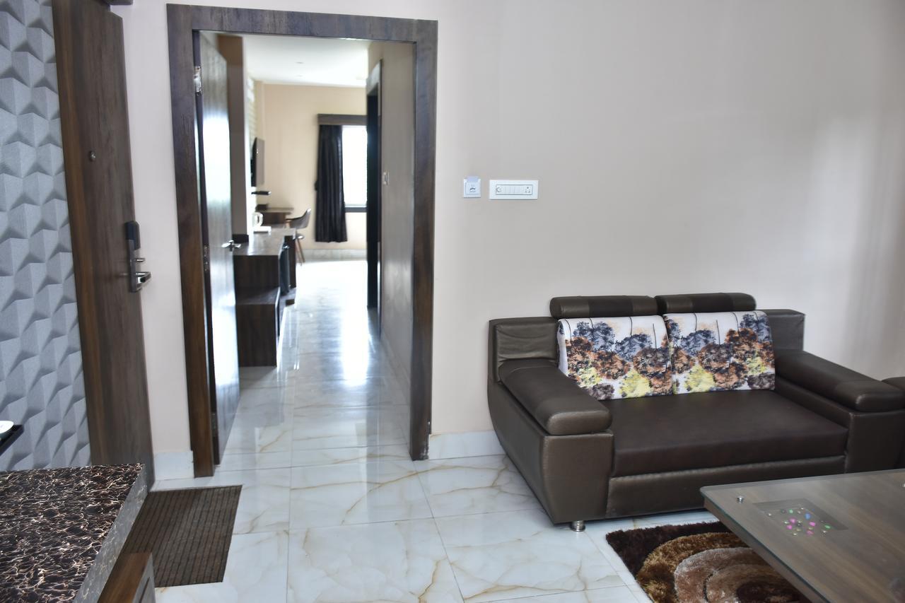 Hotel Daftari Palace Kishanganj Bagian luar foto