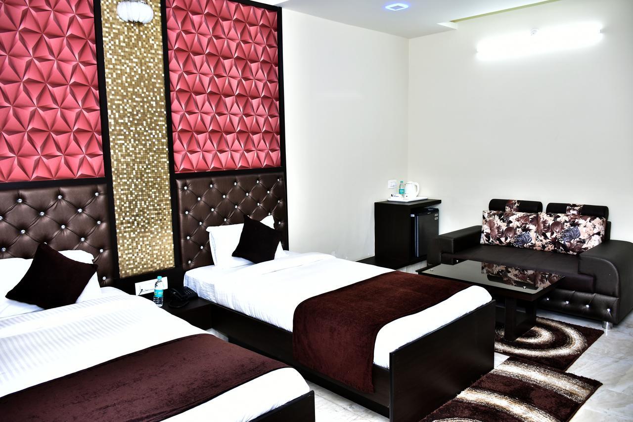 Hotel Daftari Palace Kishanganj Bagian luar foto